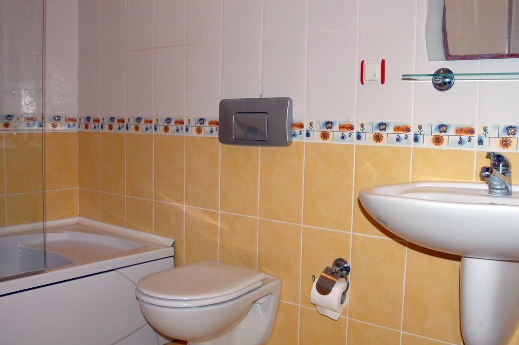 غومْبيت Club Arya Apart Hotel الغرفة الصورة