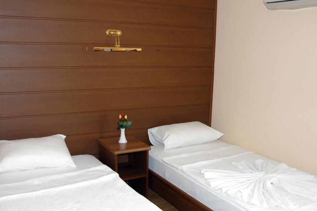 غومْبيت Club Arya Apart Hotel الغرفة الصورة